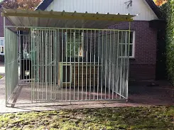 Hondenkennel Deur Rechts | 3 x 3 meter | S8 - P15